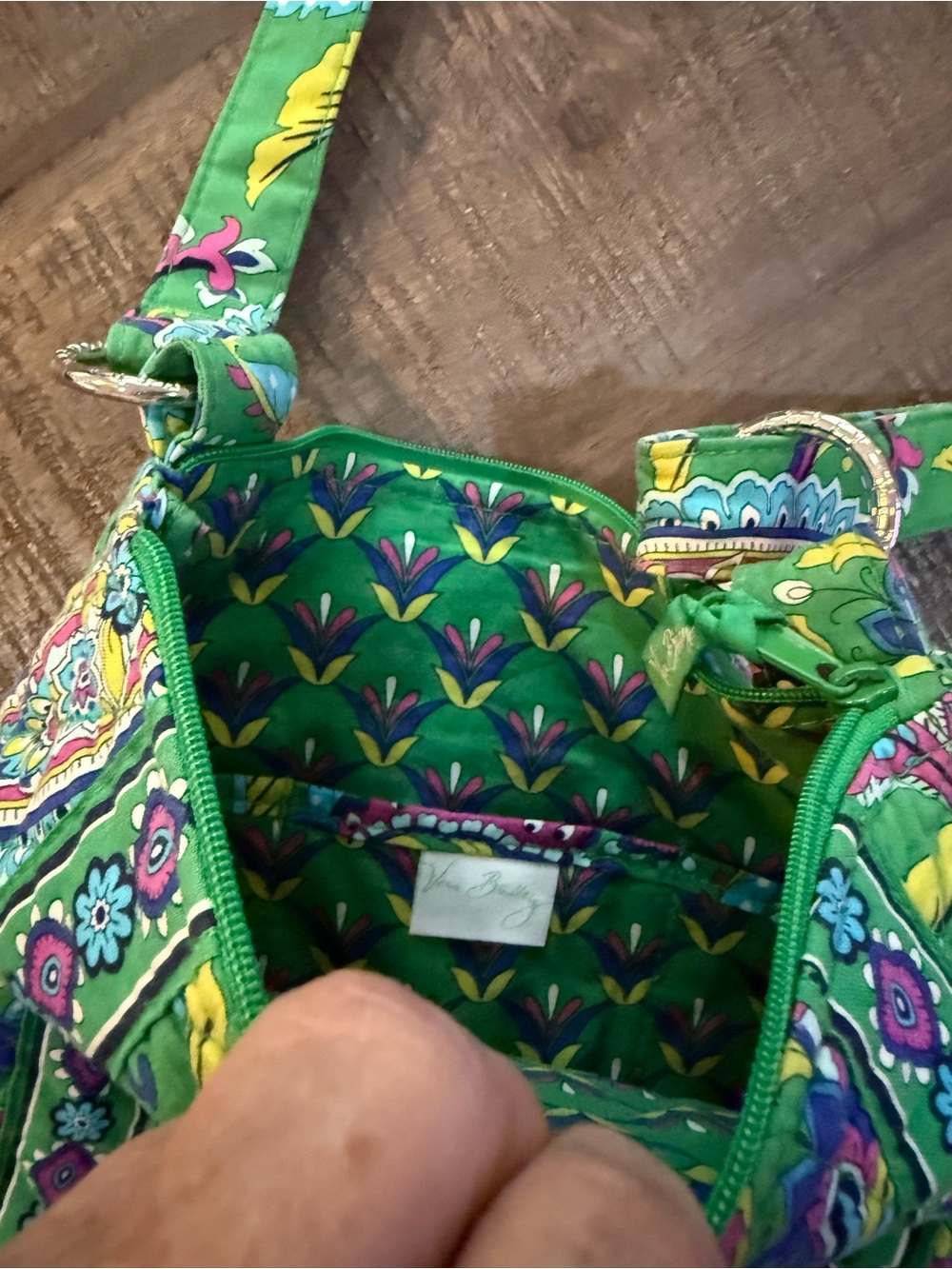 👛Vera Bradley Green Paisley Quilted Crossbody with Pink & Yellow Accents - Picture 3 of 3